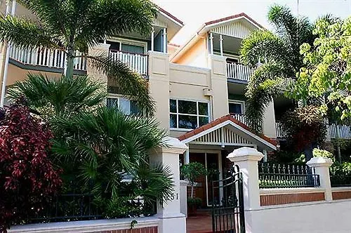 *** Aparthotel City Park Apartments Brisbane Australia